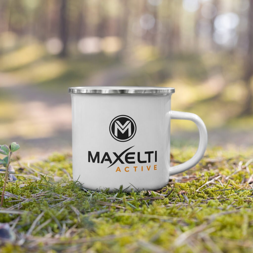 MAXELTI Active enamel camp mug on moss in the forest
